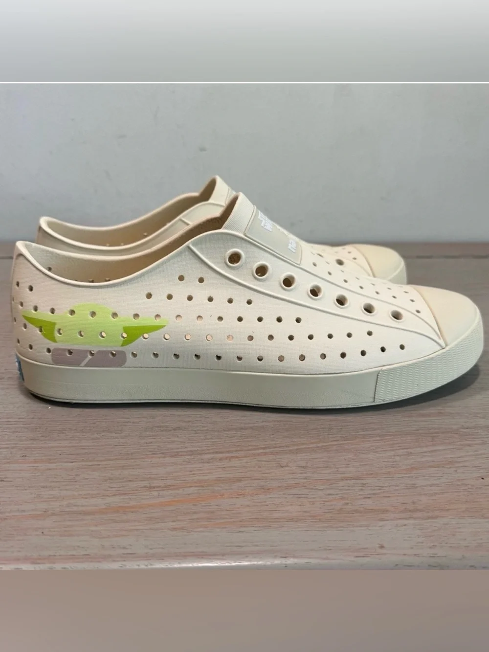 Native‎ x Star Wars Adult Shoes Baby Yoda Grogu Slip On Rubber Slides M9 / W11
